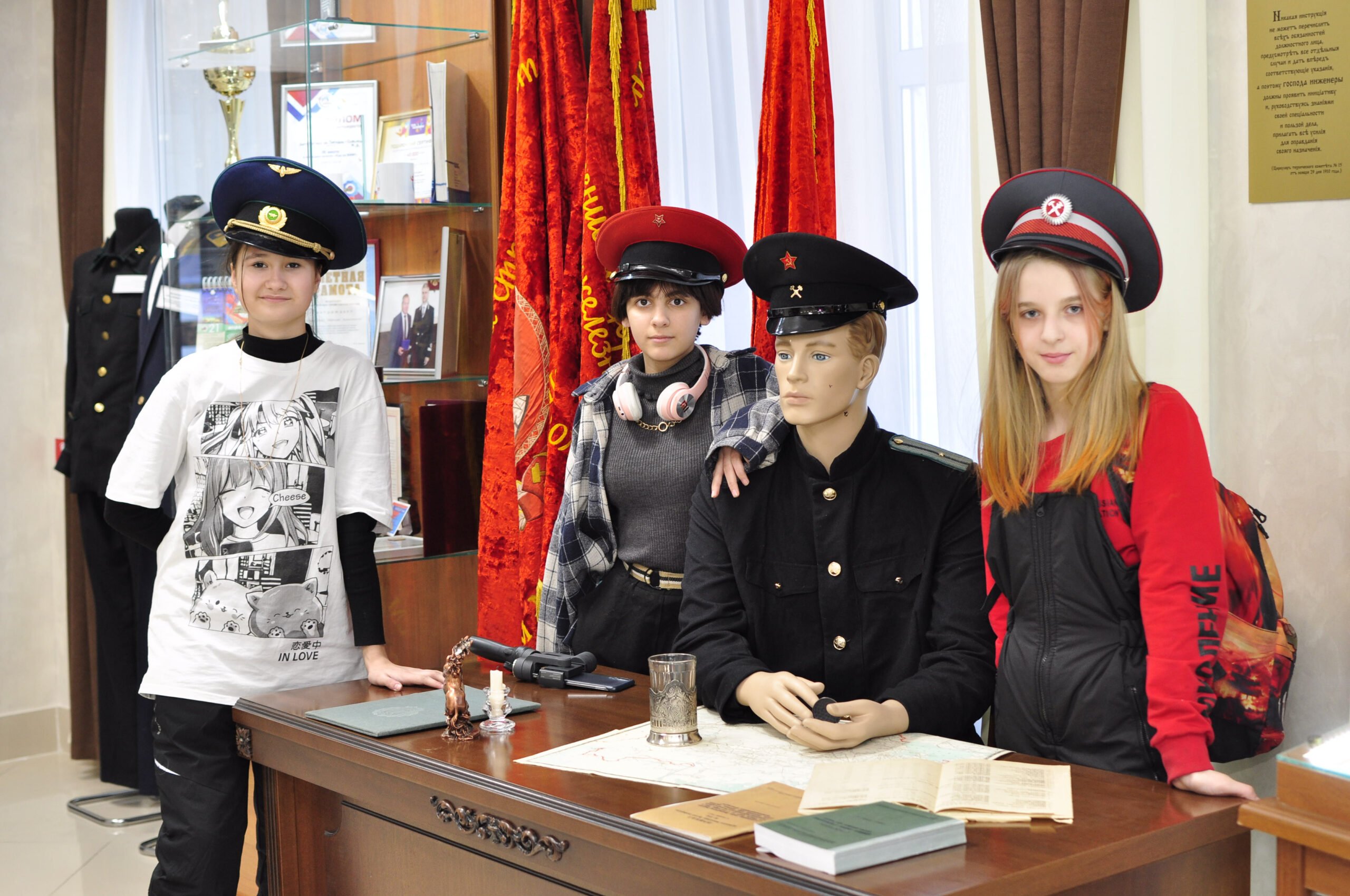 Юные железнодорожники Кемеровской детской железной дороги